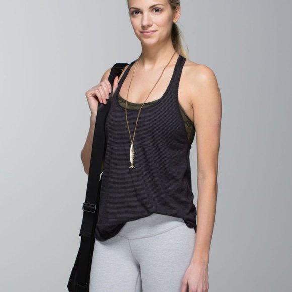 Lululemon 105 F Singlet (Seriously Light Luon) - Black - 4 - Picture 3 of 13